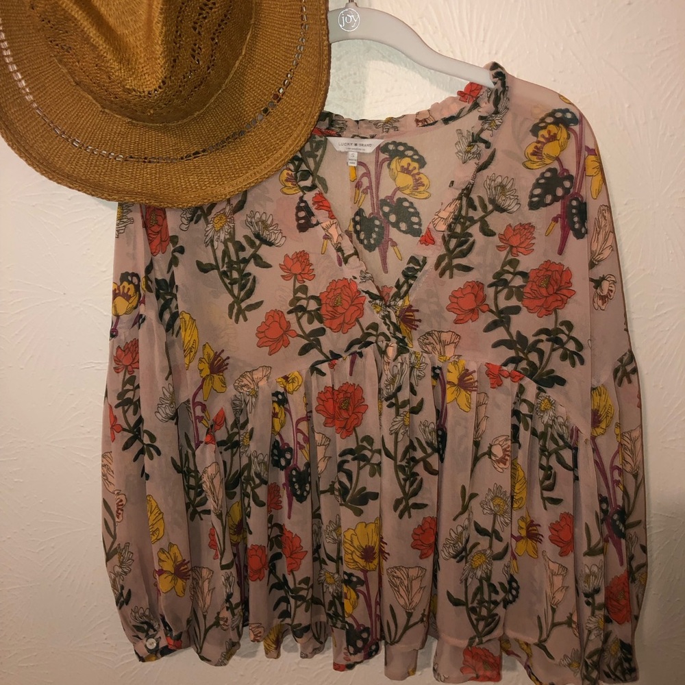 Lucky Spring/Summer Top💛